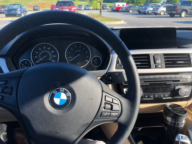 Illustration for article titled Got a 2018 320i loaner today